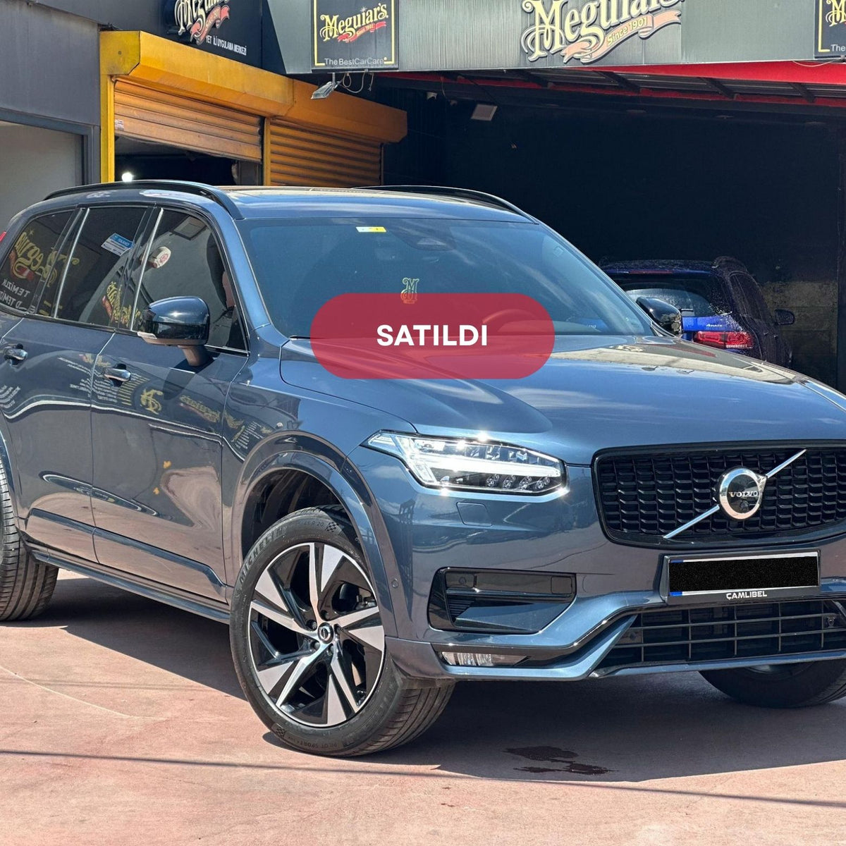 2022 VOLVO XC90